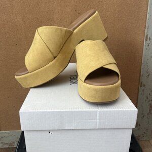 Yellow Suede Platform Sandals Sz 7 NIB Nordstrom Rack Womens Shoes